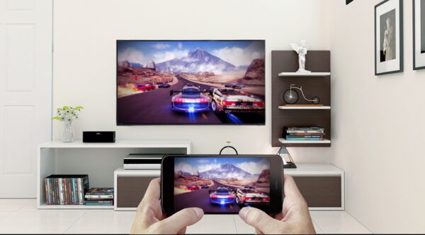 Smart Tivi Sony 4K 55 inch KD-55X7000F trình chiếu màn hình điện thoại